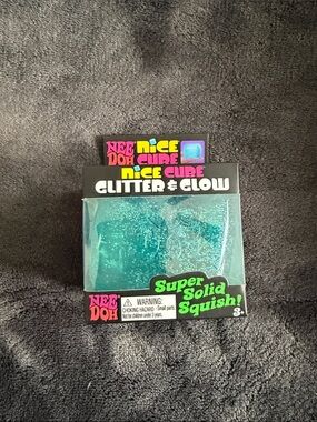 Needoh Nice Cube Glitter & Glow - blue Super Solid Squish toy NIOP